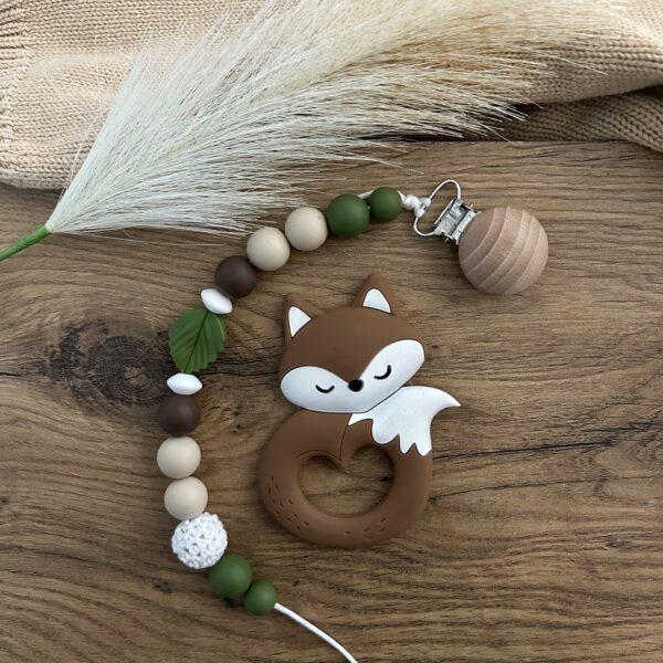 Barna róka cumilánc rágókával