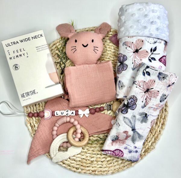 IMG_7713 (1) Extra Baby box-Ultra széles nyakú szilikon cumigüveggel, rózsaszín nyuszival, tetra pelenkával