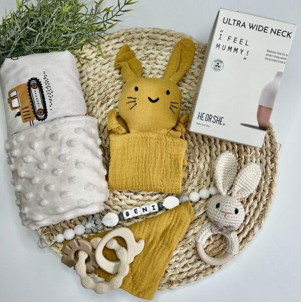 IMG_7747 Munkagépes Baby box-Ultra széles nyakú szilikon cumigüveggel, okker sárga nyuszival